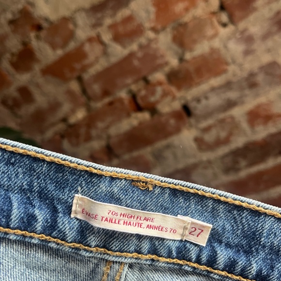 Levi's Premium 70'S High Rise Flare Women’s Jeans - Picture 3 of 8